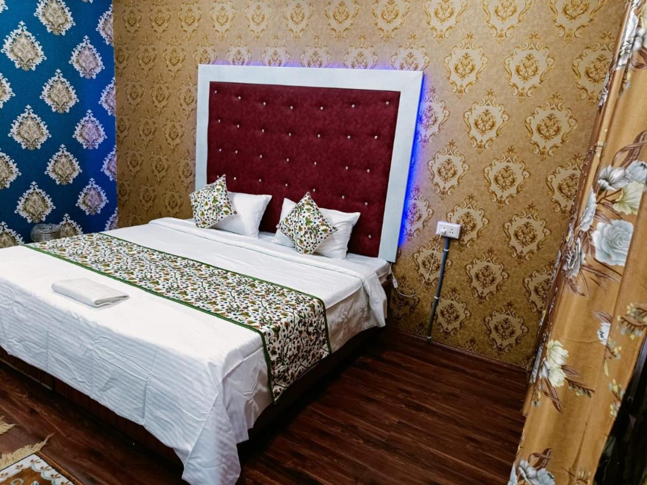 Kashmir Hill Town Hotel Srinagar  Ngoại thất bức ảnh