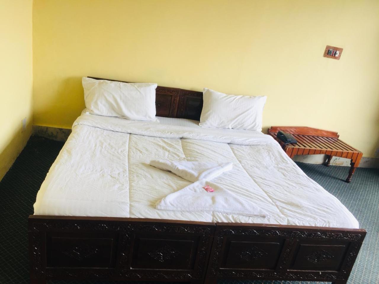 Kashmir Hill Town Hotel Srinagar  Ngoại thất bức ảnh