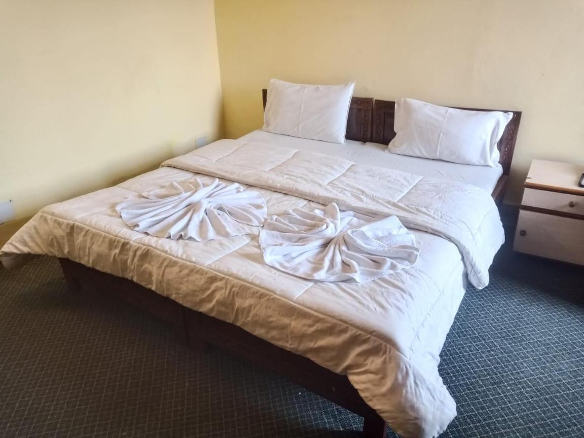 Kashmir Hill Town Hotel Srinagar  Ngoại thất bức ảnh