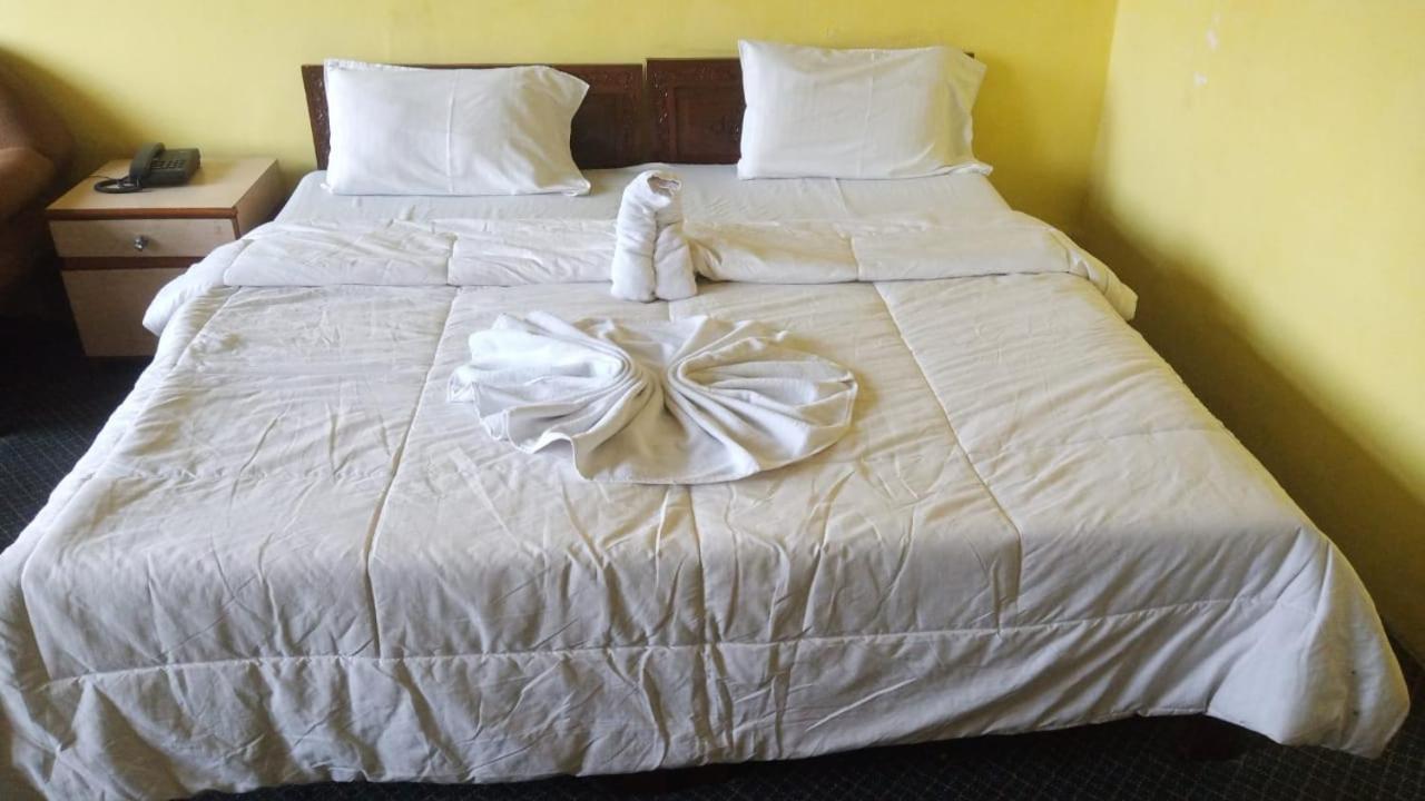 Kashmir Hill Town Hotel Srinagar  Ngoại thất bức ảnh